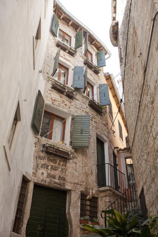 Deluxe Apartment Casa Flores With Sea View & Terrace Rovinj Oda fotoğraf